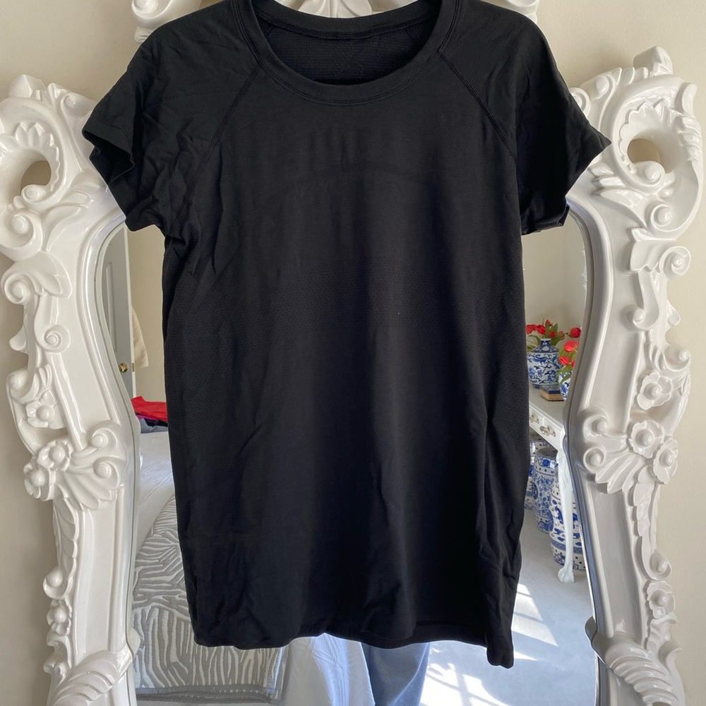 Lululemon Swiftly Tech Short Sleeve